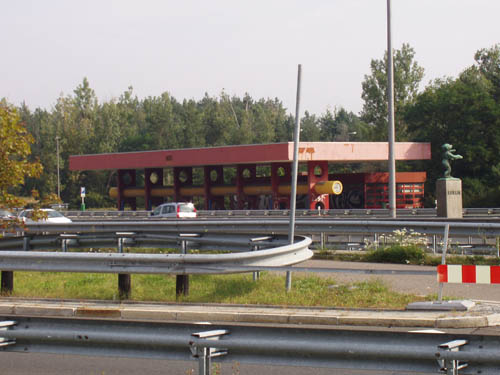 Image of the gas station on the road entering Berlin